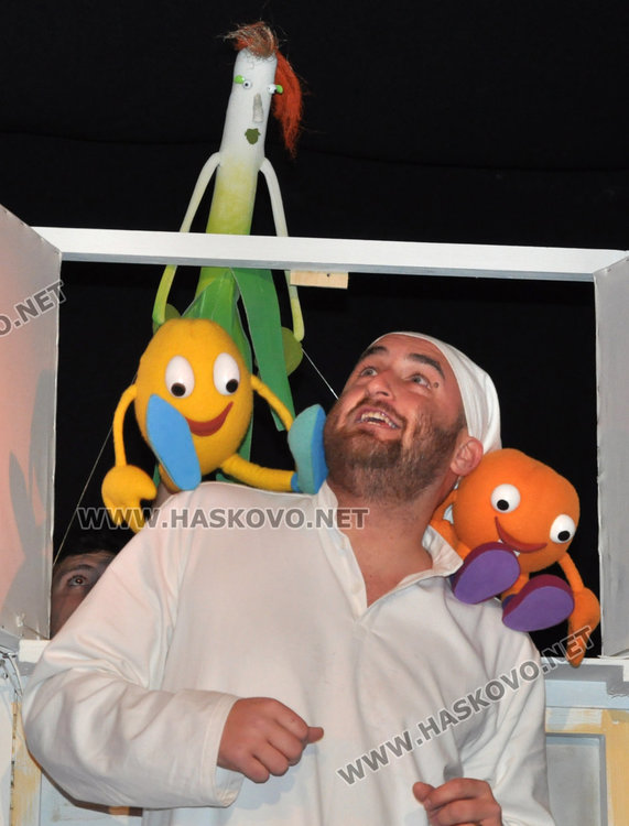 Играят премиерно „Усмивка за Коледа“, на 15 и 16 декември идва и Дядо Коледа