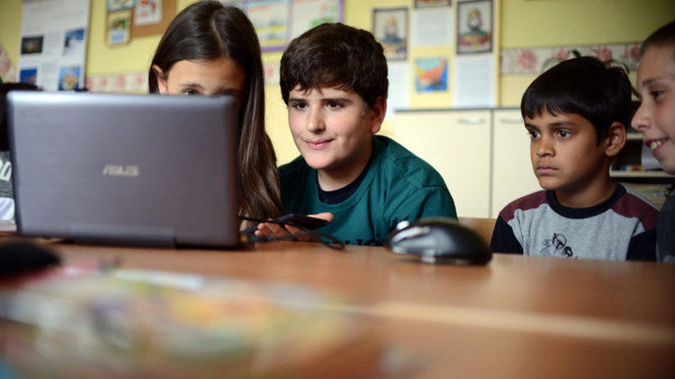 В "Славейков" обучават деца чрез онлайн игри 