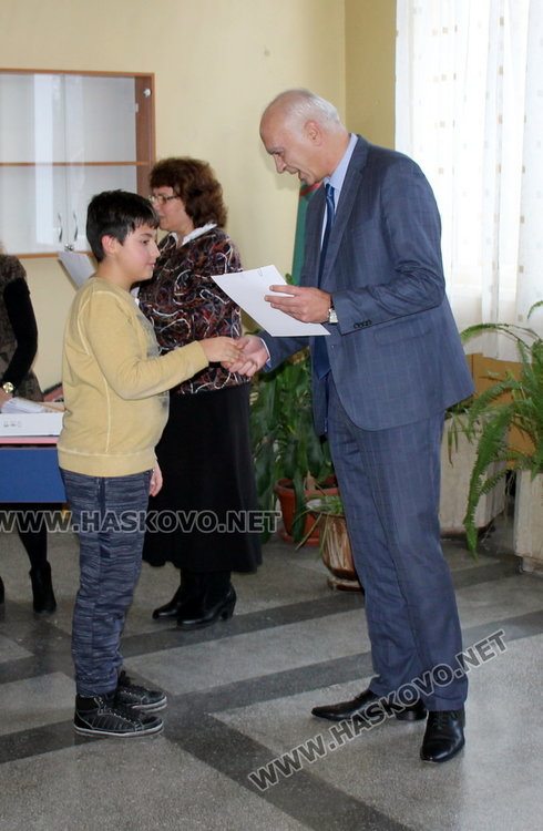 49 даровити Вазовци получиха стипендии на церемония в ПМГ