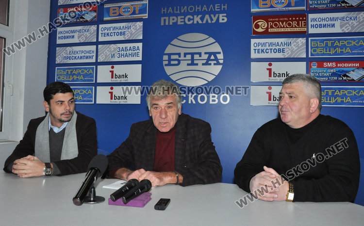 Димо Стоянов (в средата), Райно Стоянов (вляво) и Любомир Михов