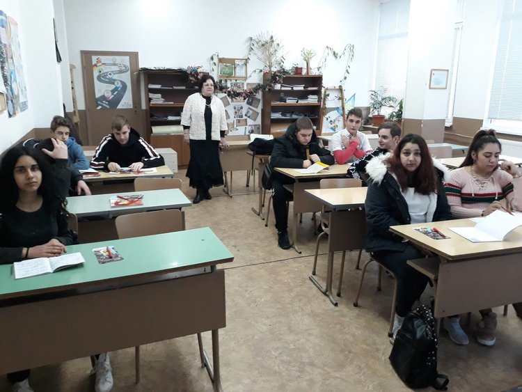 Служителите на 6 банкови офиса в Първомай посрещат Деня на банкера