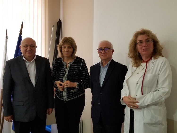 Водещи медици за клиничното протичане на СПИН на дискусия в Кърджали