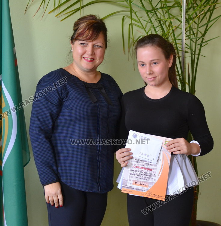 Даровитите деца от ОУ "Пенчо Славейков" получиха грамоти и парични награди