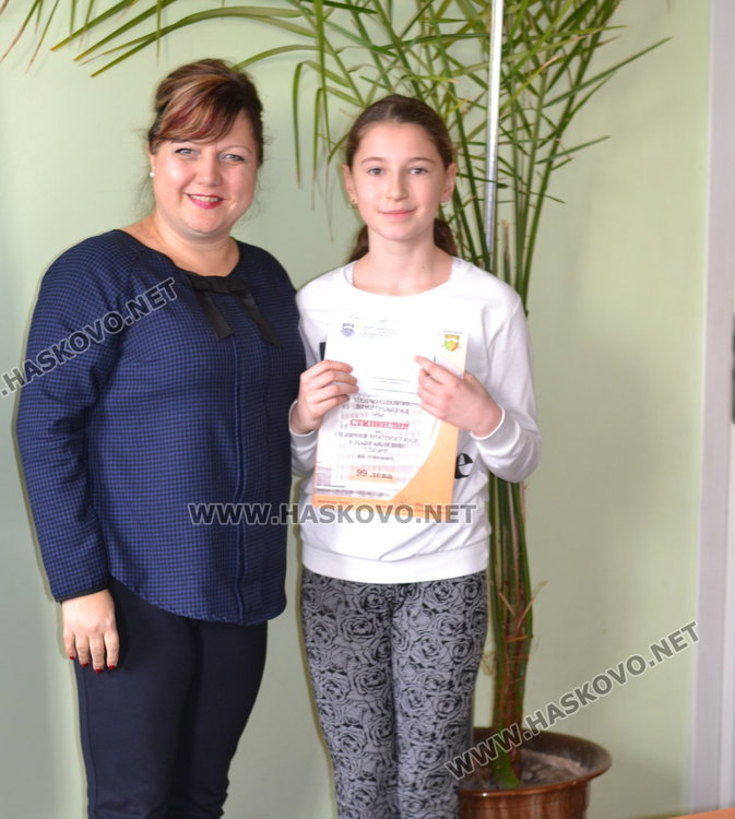 Даровитите деца от ОУ "Пенчо Славейков" получиха грамоти и парични награди