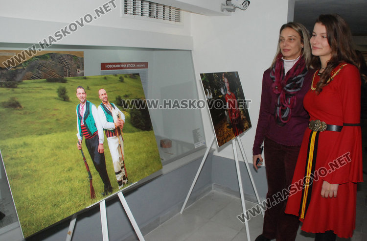 Студентка по педагогика направи календара на Хасково за 2019 година 