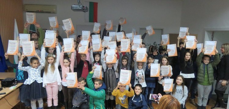 Даровити алековци получиха своите стипендии