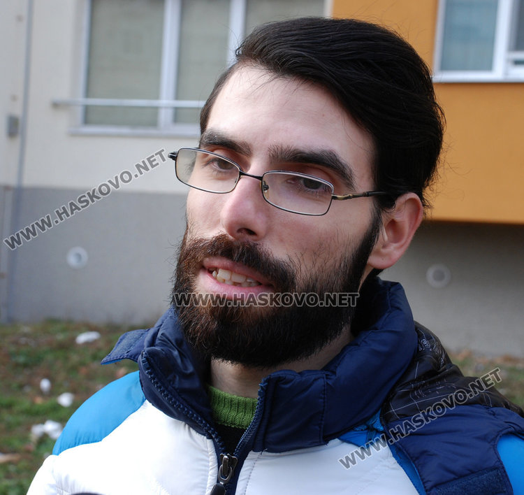 Хасковлии: Злодеи редовно тровят кучета на бул. „Васил Левски“