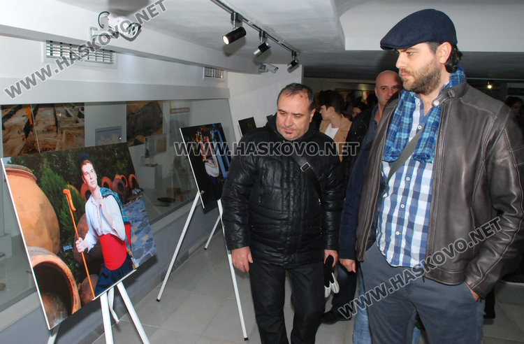 Студентка по педагогика направи календара на Хасково за 2019 година 