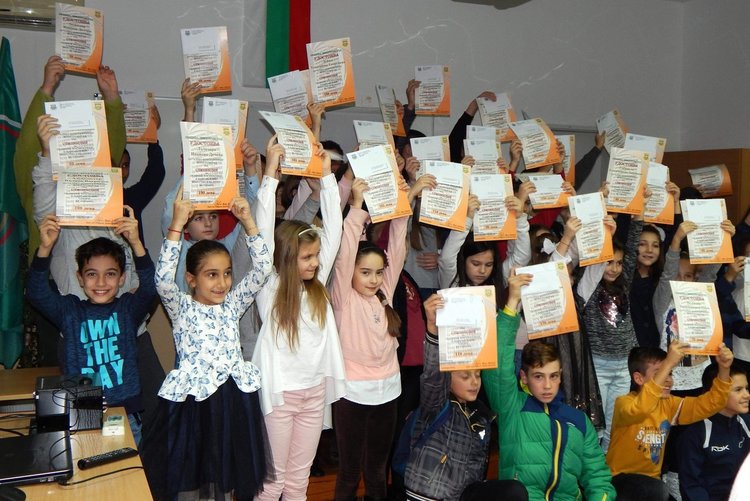 Даровити алековци получиха своите стипендии