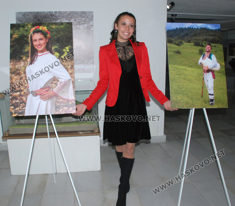 Студентка по педагогика направи календара на Хасково за 2019 година 