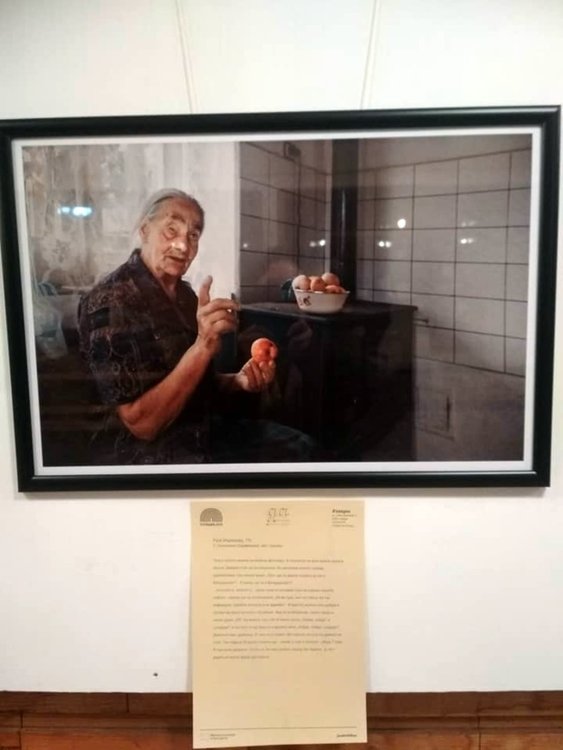 Какво е общото между Валя Балканска и Мел, момичето, което плете без ръце?