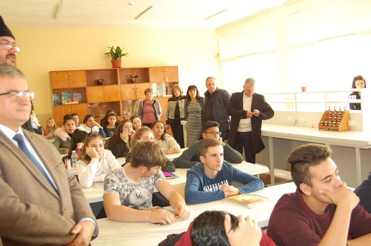 Прерязаха лентата на обновената Професионална гимназия