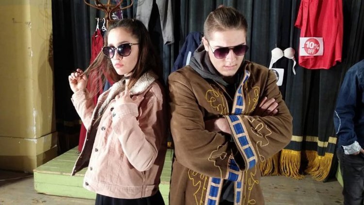 Младите театрали от школа "Апропо" с подкрепа за Ади