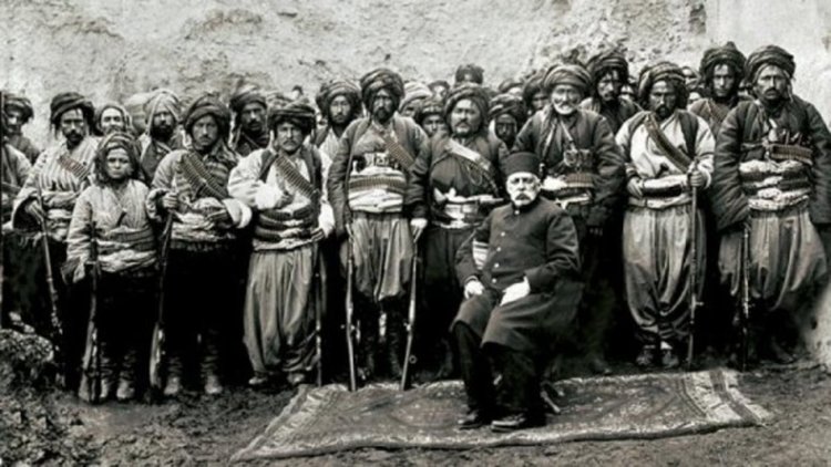 Сенклер с поддръжниците си