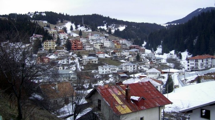 село Стойките и на няколко километра от Пампорово и зимата е атрактивно за скиори и туристи, снимката е илюстративна, източник:интернет