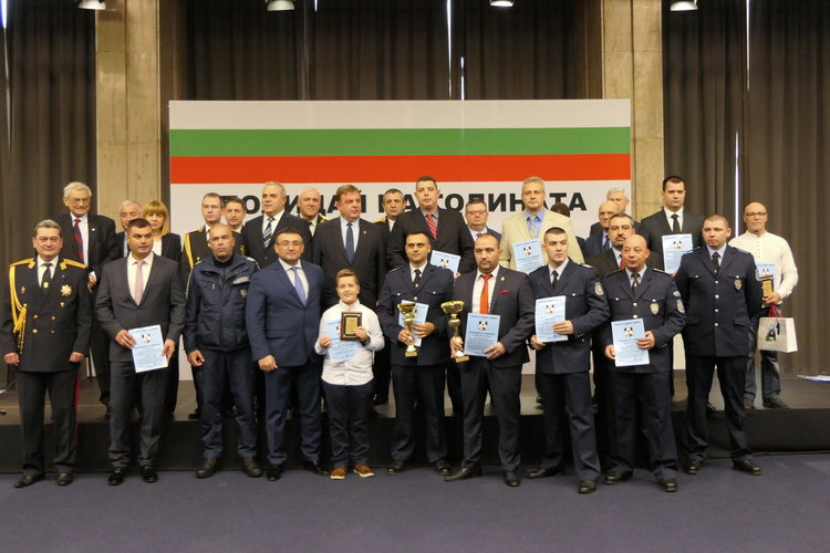 Специална награда от МВР за димитровградчанин, помогнал за разплитането на ало измами