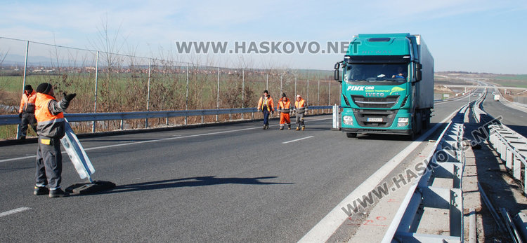 Магистрала Марица пак пропадна, полагат още 25 см асфалт