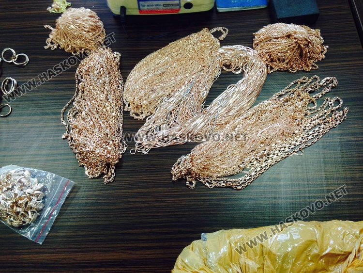 Прибраха  контрабандно злато за 60 бона в турски автобус