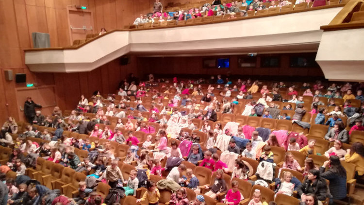 Кметът Хасан Азис направи коледен подарък за децата на Кърджали