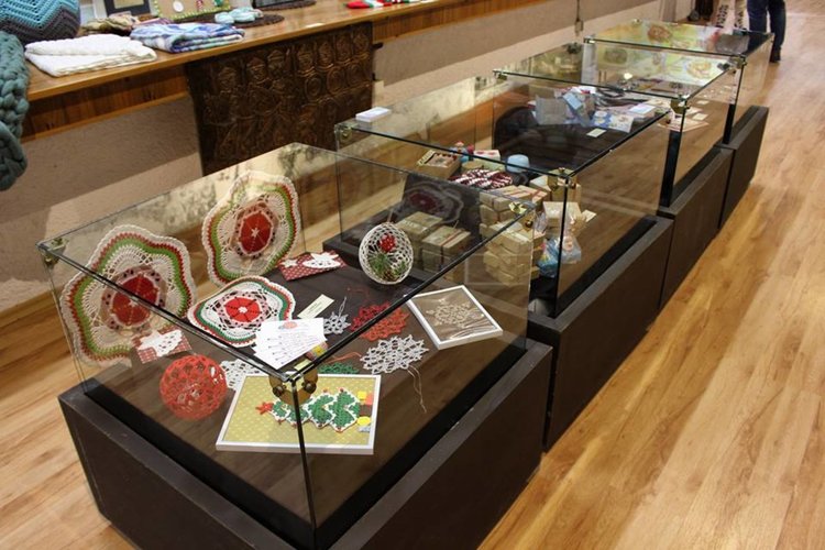 Самоуки майстори и занаятчии показват изкуството на ръчната изработка