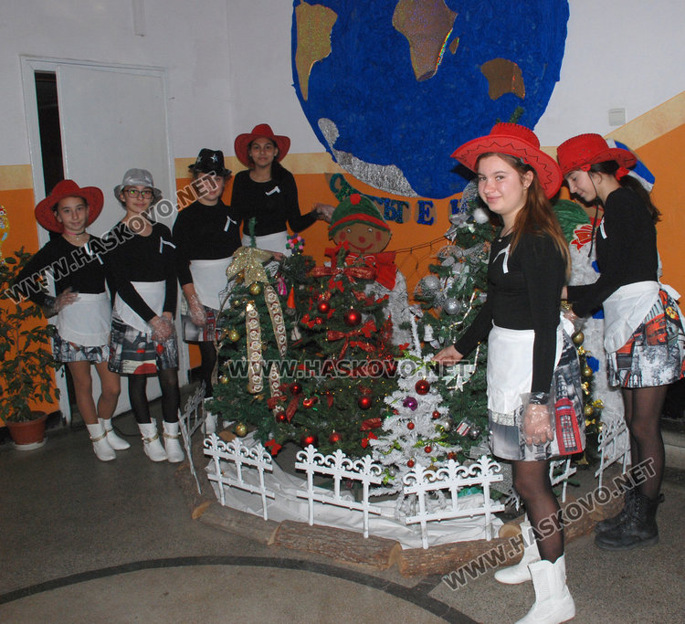 Училището в Конуш с базар за Ади и невероятна коледна украса