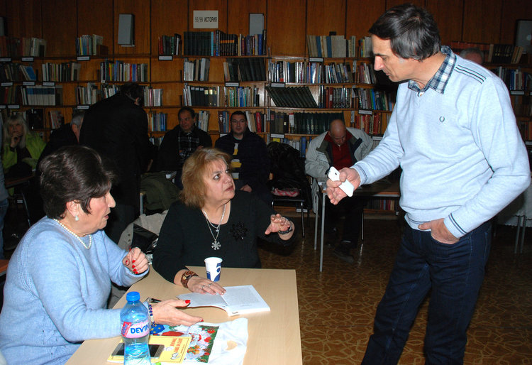 Петър Ванчев черпи с мъжки мед за „Атомната ракиджийница“