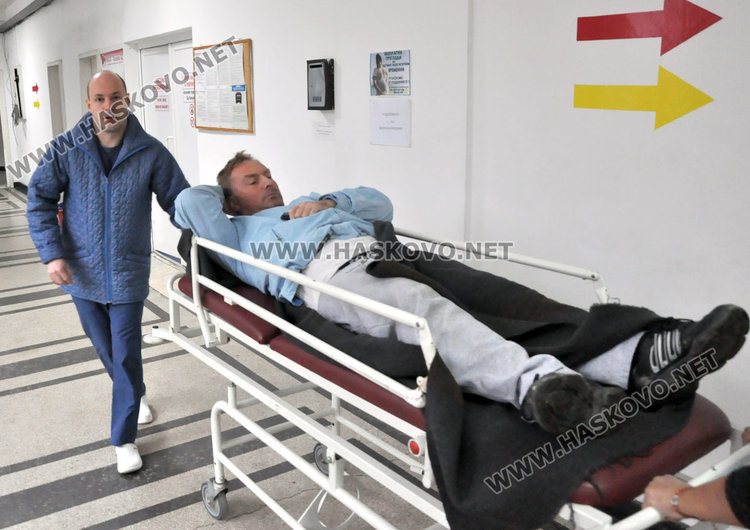 Задрямал шофьор прати четирима от Момчилград в канавката край Въгларово