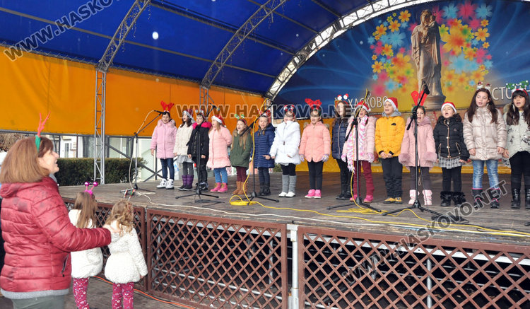 Хористи от Хасково, Пловдив  и Силистра закриха Фестивала на коледната песен