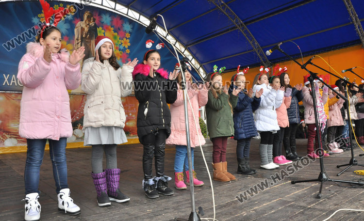 Хористи от Хасково, Пловдив  и Силистра закриха Фестивала на коледната песен