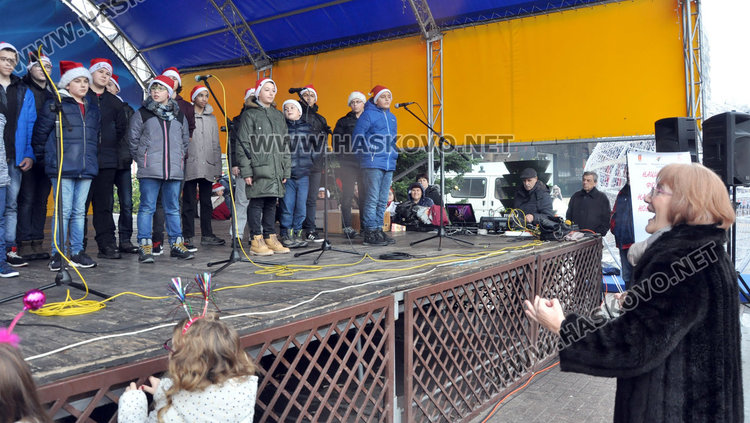 Хористи от Хасково, Пловдив  и Силистра закриха Фестивала на коледната песен