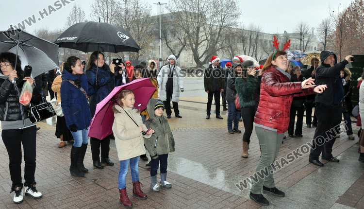 Хористи от Хасково, Пловдив  и Силистра закриха Фестивала на коледната песен