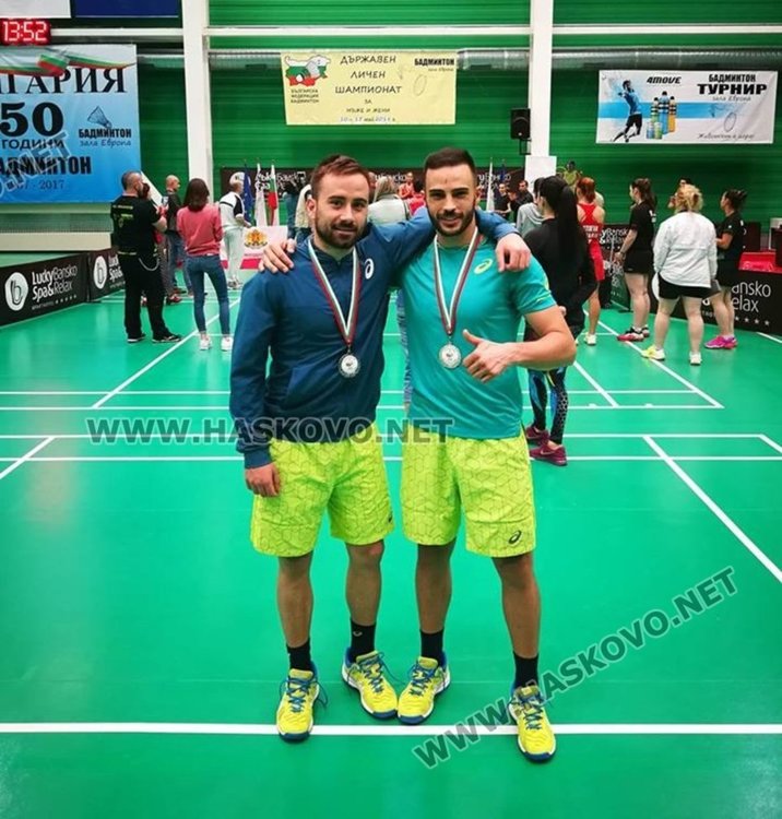 Иван Панев /вляво /и Пейо бойчинов