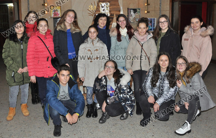 „Колорит“ превърна десетки стари чекмеджета в изкуство