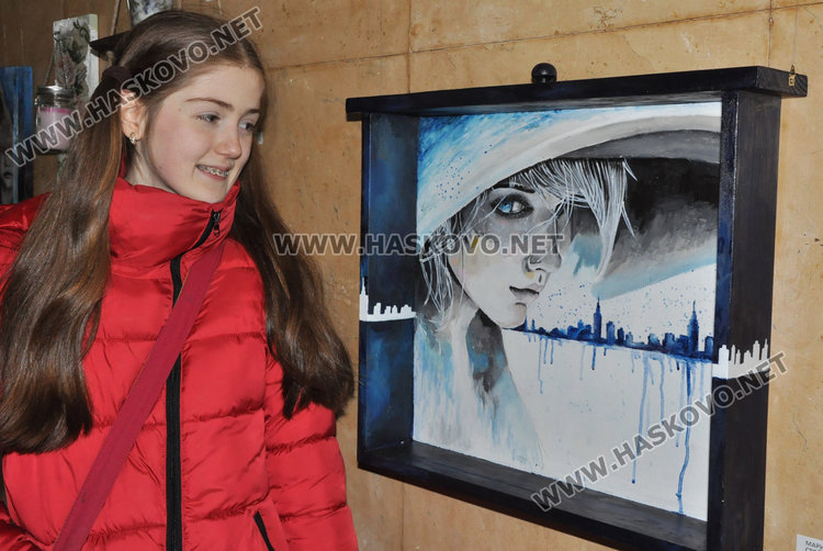 „Колорит“ превърна десетки стари чекмеджета в изкуство