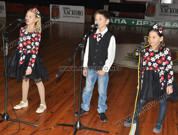 Благотворителният концерт за Ади събра стотици в зала „Дружба“