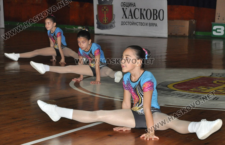 Благотворителният концерт за Ади събра стотици в зала „Дружба“