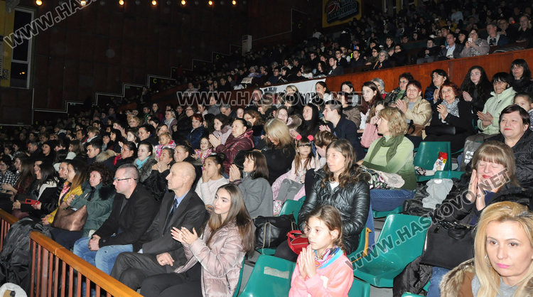 Благотворителният концерт за Ади събра стотици в зала „Дружба“