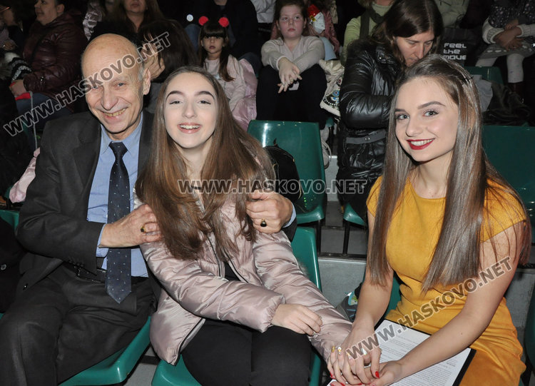 Благотворителният концерт за Ади събра стотици в зала „Дружба“