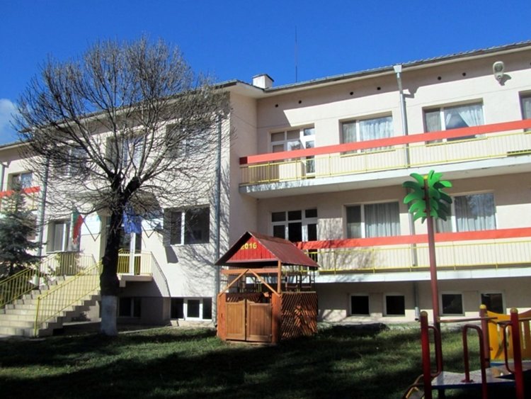 За сега: Таксата от 2лв. на ден за храна в детските градини няма да се увеличава