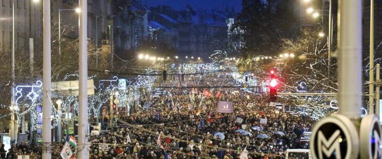 Хиляди унгарци отново протестираха срещу "робския" закон