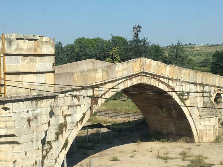 Реставрират Гърбавия мост в Харманли с 382 хиляди евро