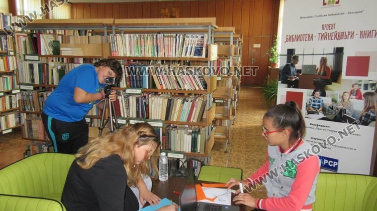 Коледен подарък от библиотеката – ден за безплатна регистрация