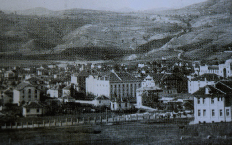 Сефарадски коктейл.Еврейската общност в Кърджали