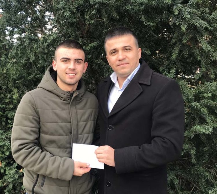 Общински съветник с нетрадиционно дарение, отделял дребни монети за помощ