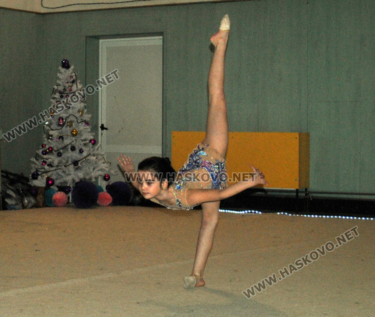 Гимнастичките на „Калия“ празнуваха рожден ден и Коледа