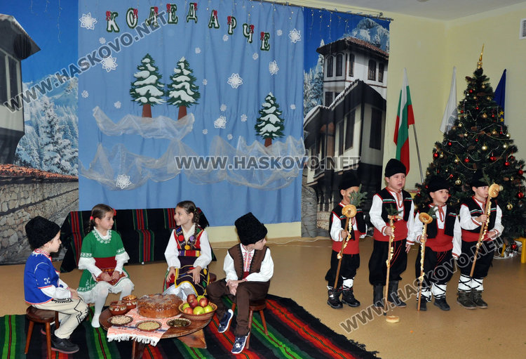 Фестивал „Коледарче“ се проведе за първи път в градина „Слънце“