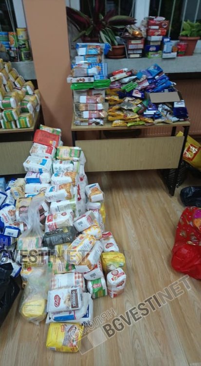Стотици пакети с храни събраха за нуждаещи се учениците от Професионална гимназия в Смолян