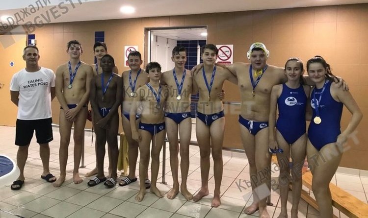 Кърджалийче жъне победи във ватерпола във Великобритания, тренира го съгражданин