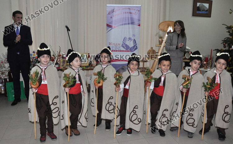 Хасковската Коледа сбъдна мечтата за две бебета на семейство от Любимец