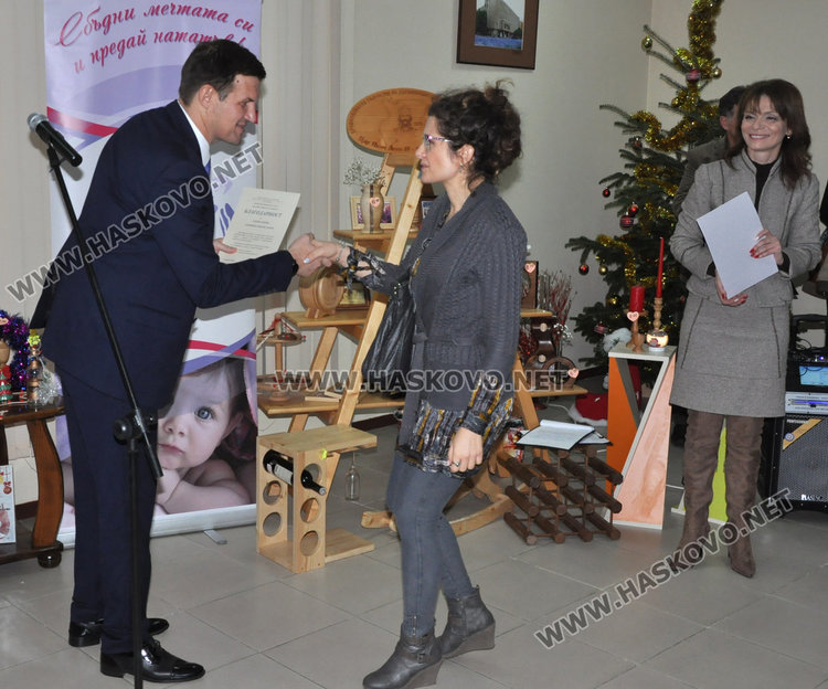 Хасковската Коледа сбъдна мечтата за две бебета на семейство от Любимец